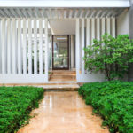 3_-_Entrance_walkway_leading_to_the_house