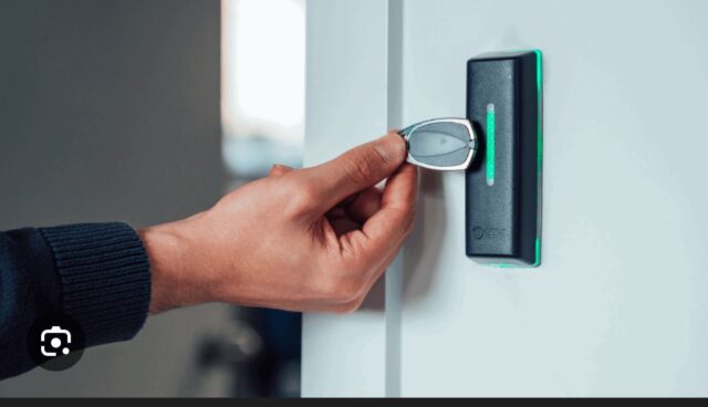 Sisteme control acces pe bază cod PIN sau TAG de proximitate